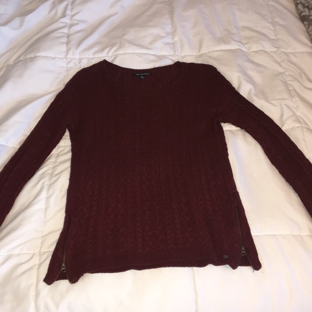 American Eagle sweater